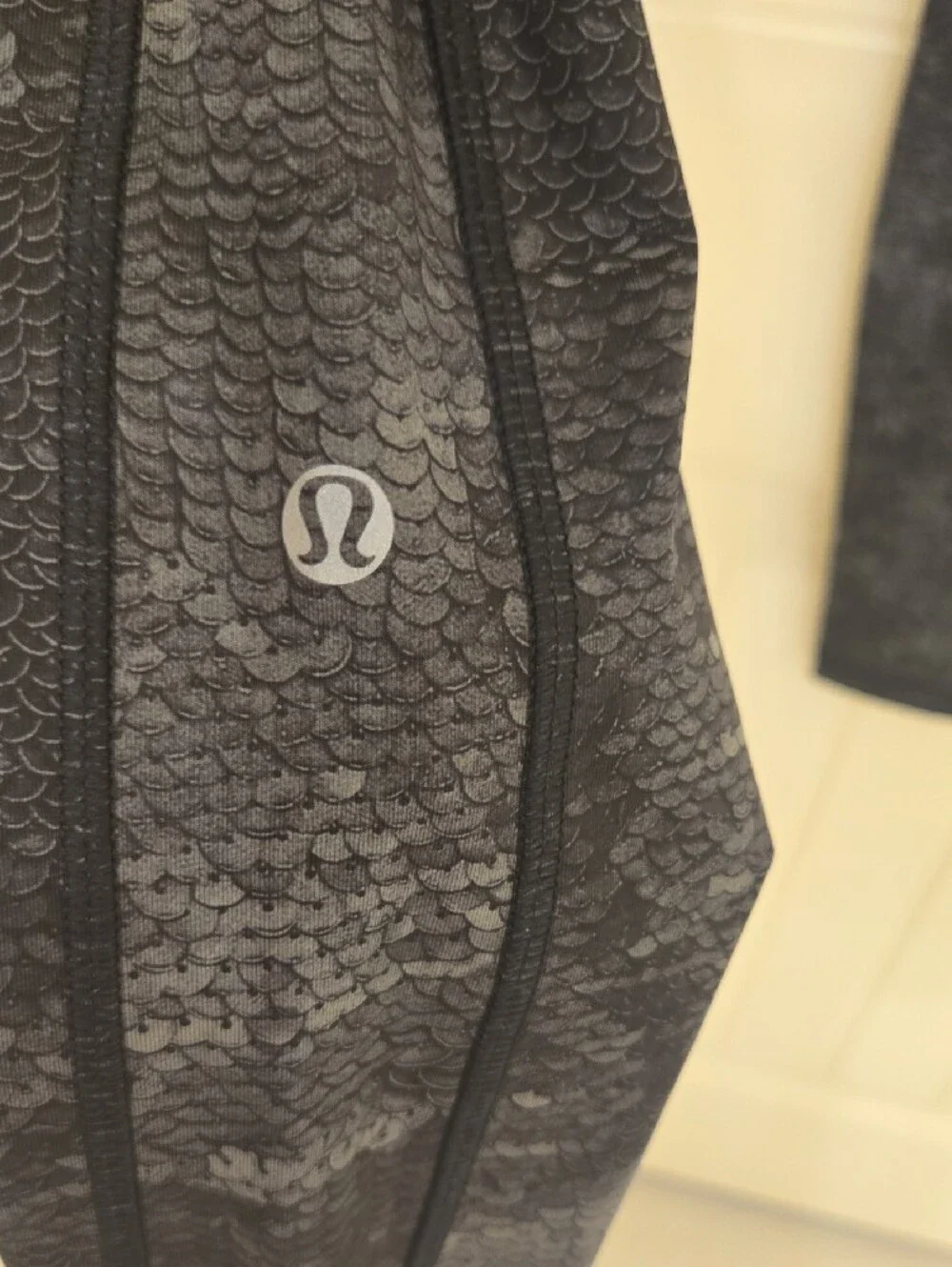 Lululemon Black/Grey Snakeskin Print Leggings